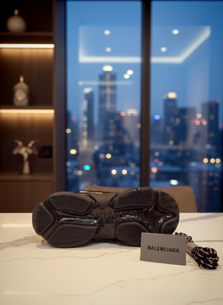 Vand Balenciaga triple X marimea 40