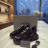 Vand Balenciaga triple X marimea 40